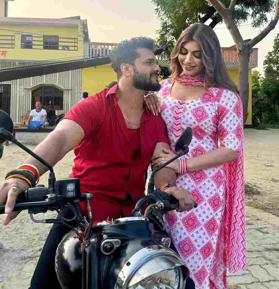 Khesari Lal Yadav and Akanksha Puri Ignite Social Media, Photos from "Agni Pariksha" Go Viral