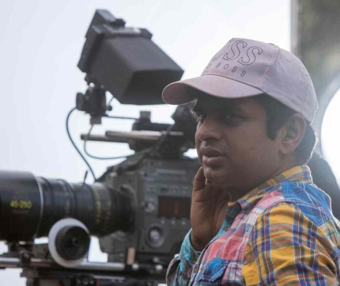 Zeenat Aman, Manish Harishankar, Showstopper, Bollywood, Indian cinema, veteran actress, film industry, artist support, health concerns